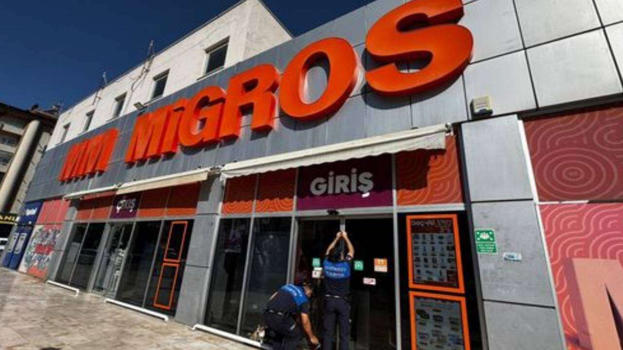 Anlaşma tamamlandı! Türkiye'nin dev market zinciri satıldı: İşte yeni sahibi 7